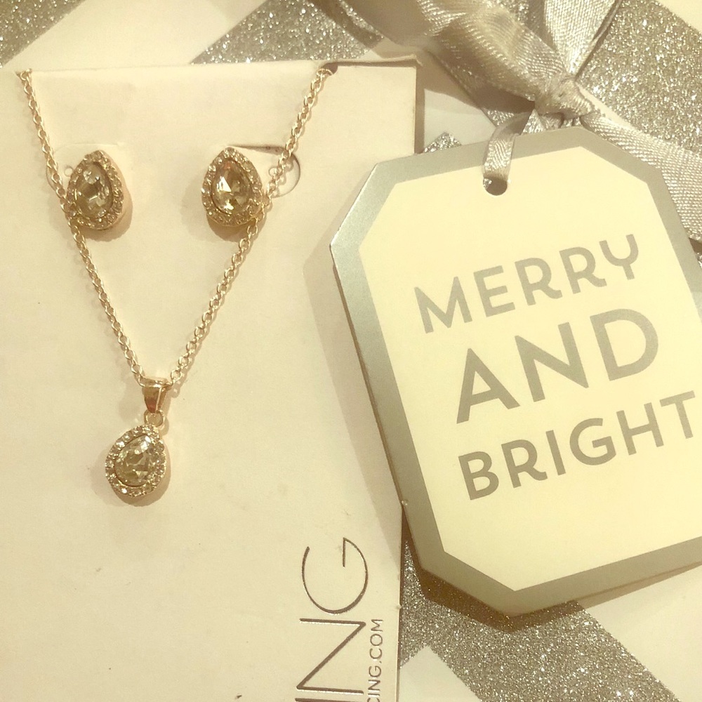 ✅💎 3/10 Earring and necklace set from Icing